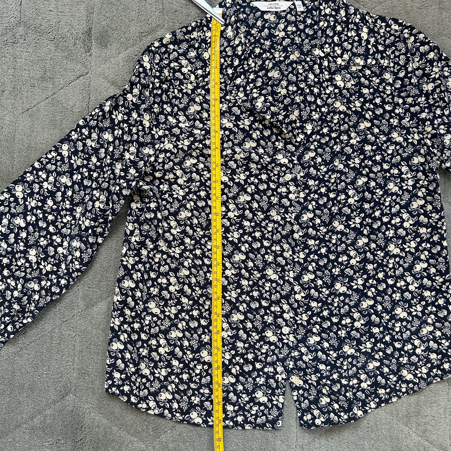 & Other Stories navy floral blouse V neck collared long sleeve 14
