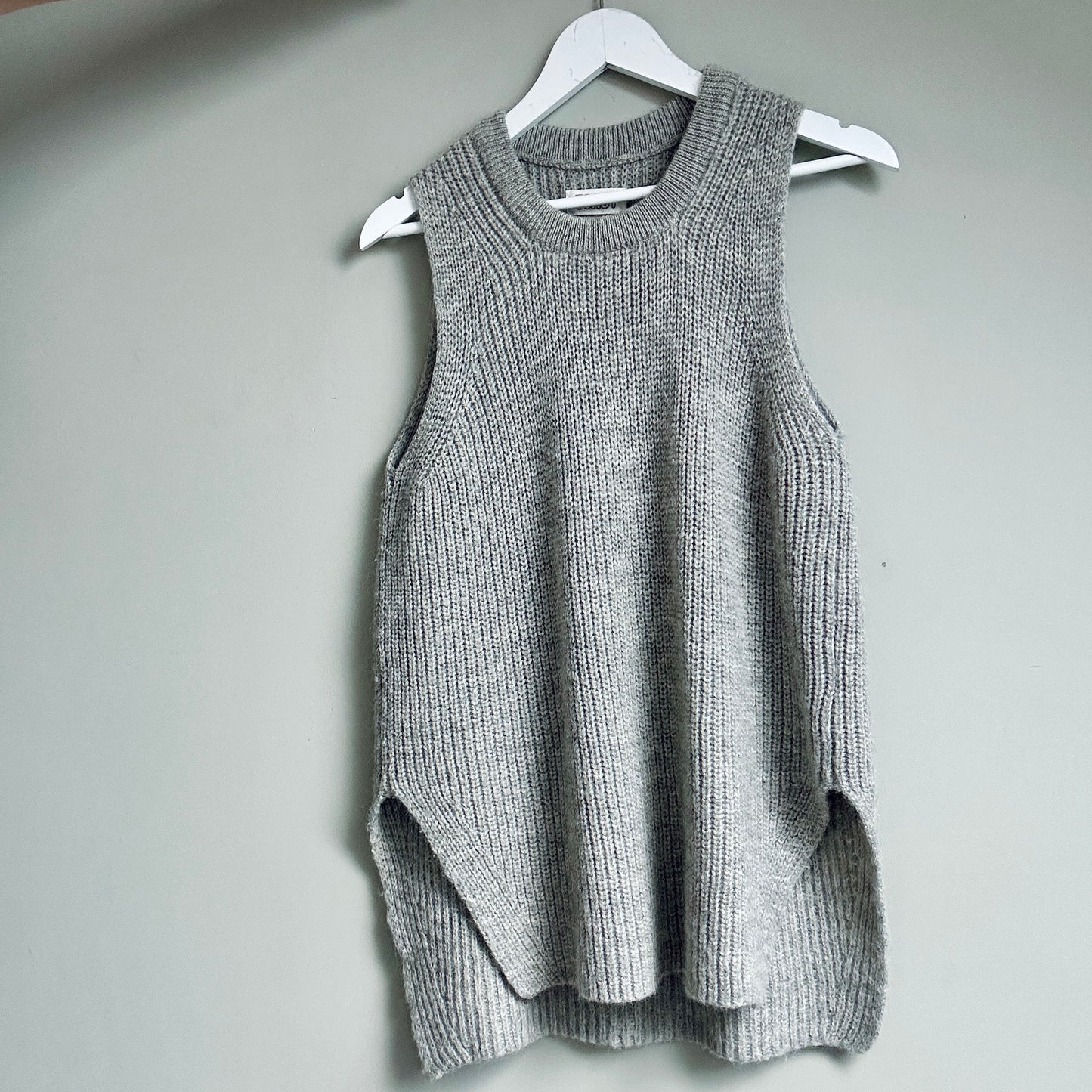 Toast grey alpaca and merino wool vest size M - 12