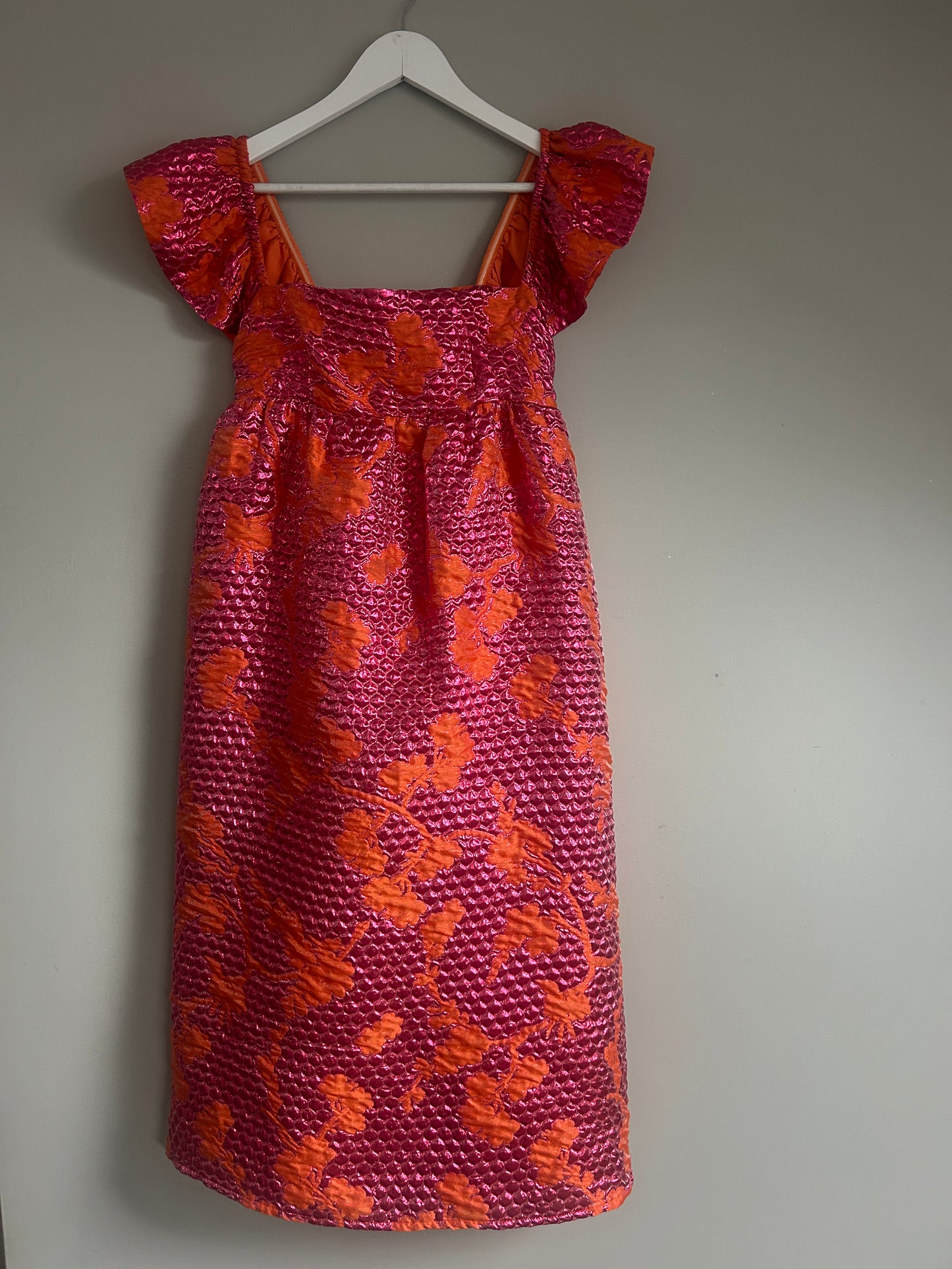 Baum und Pfergarten pink and orange brocade midi dress
