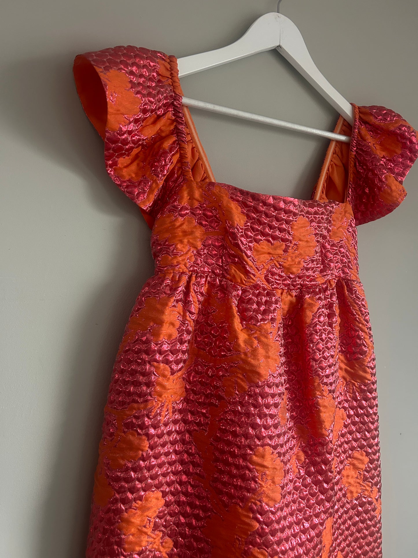 Baum und Pfergarten pink and orange brocade midi dress