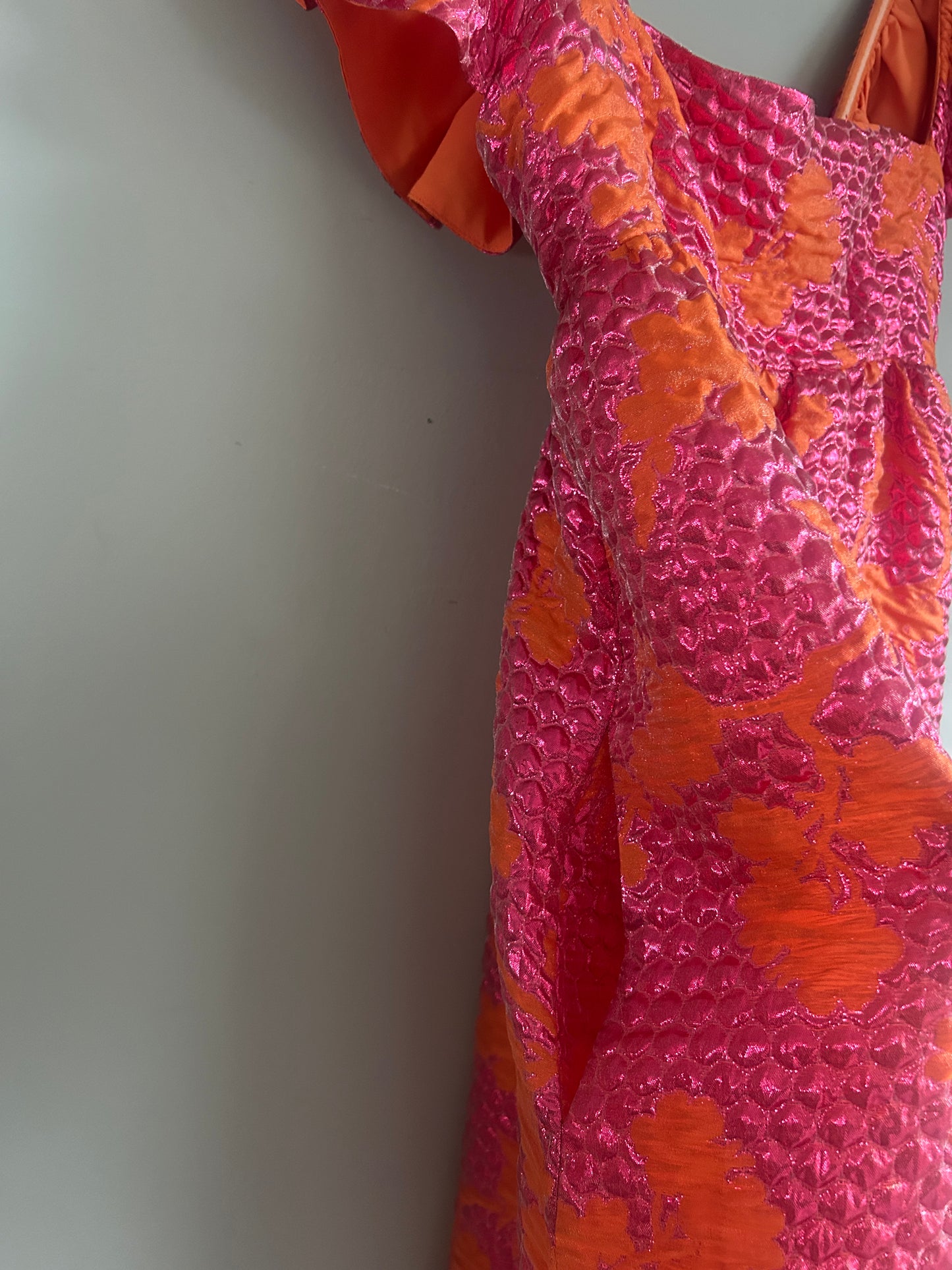 Baum und Pfergarten pink and orange brocade midi dress