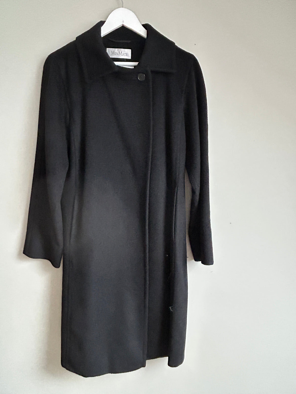 Max Mara black mid-length coat camel hair size 10